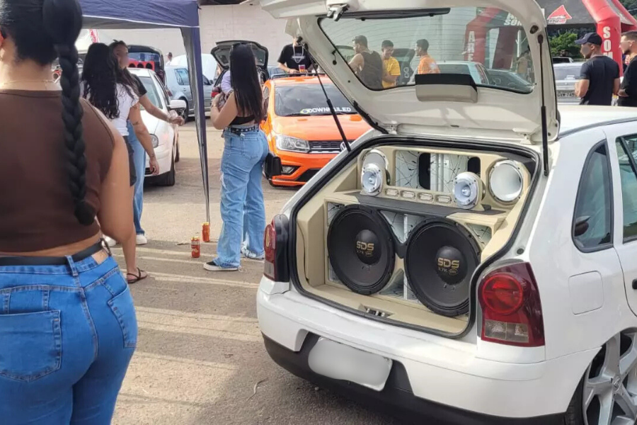 Deputados aprovam projeto sobre som automotivo em Goiás: veja as regras