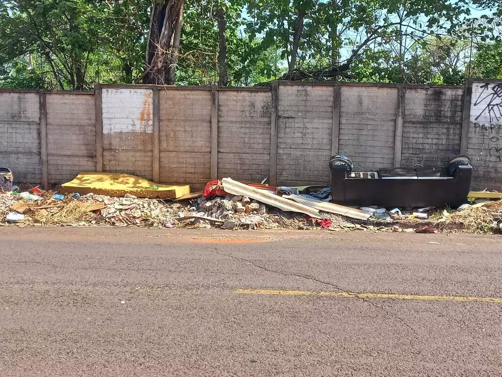 Multa calçada suja Aparecida de Goiânia 
