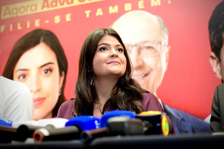 Aava Santiago teve 123 mil votos. Entenda por que não foi eleita