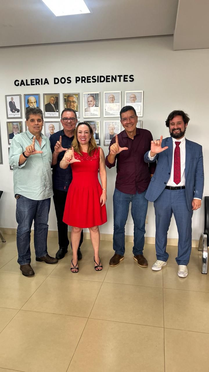 Com a ausência de aliados, PT sinaliza que cabeça de chapa deve ser do partido