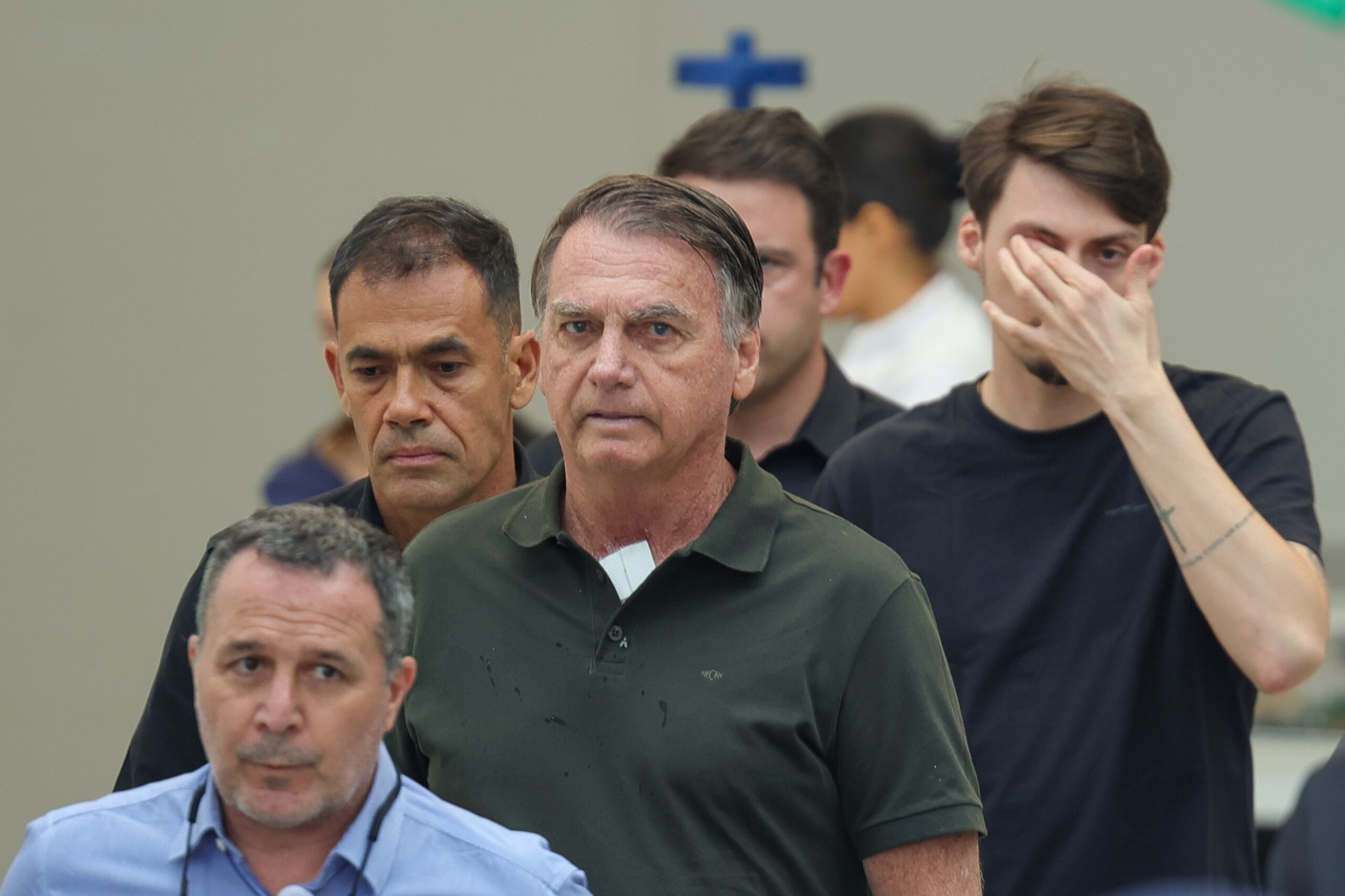 Com tornozeleira e sem redes sociais: veja restrições da prisão domiciliar de Bolsonaro