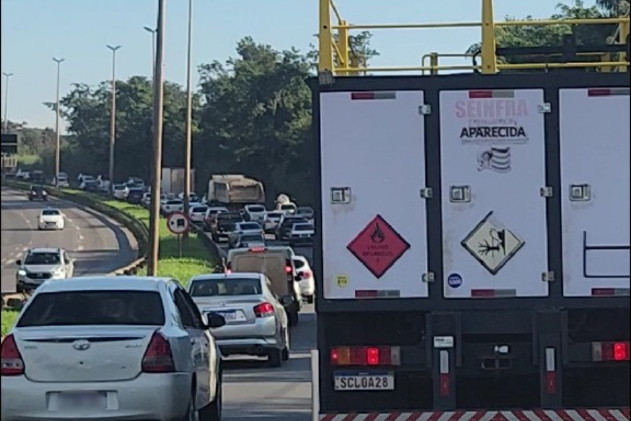 Trecho da BR-153 em Aparecida de Goiânia registra congestionamentos frequentes