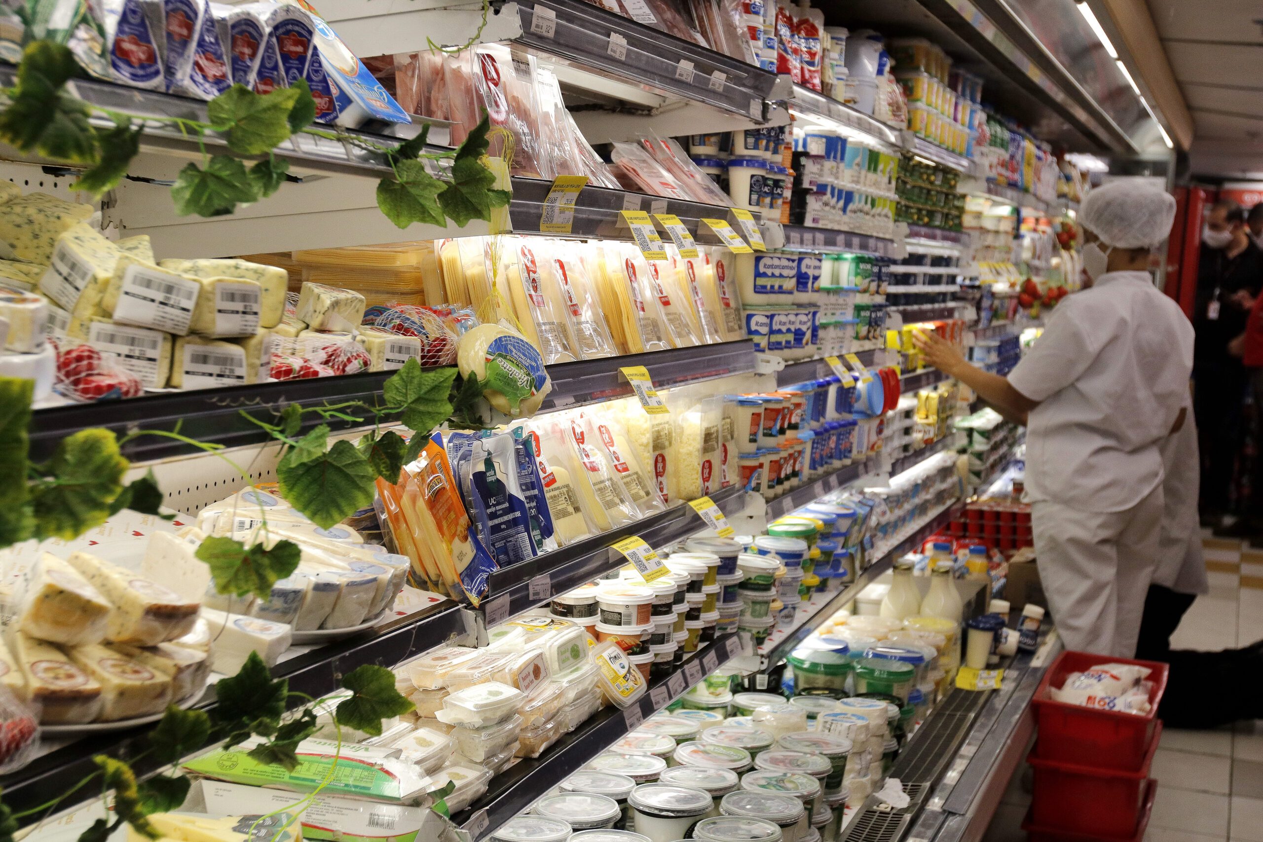 Supermercados Goiânia domingo fechados