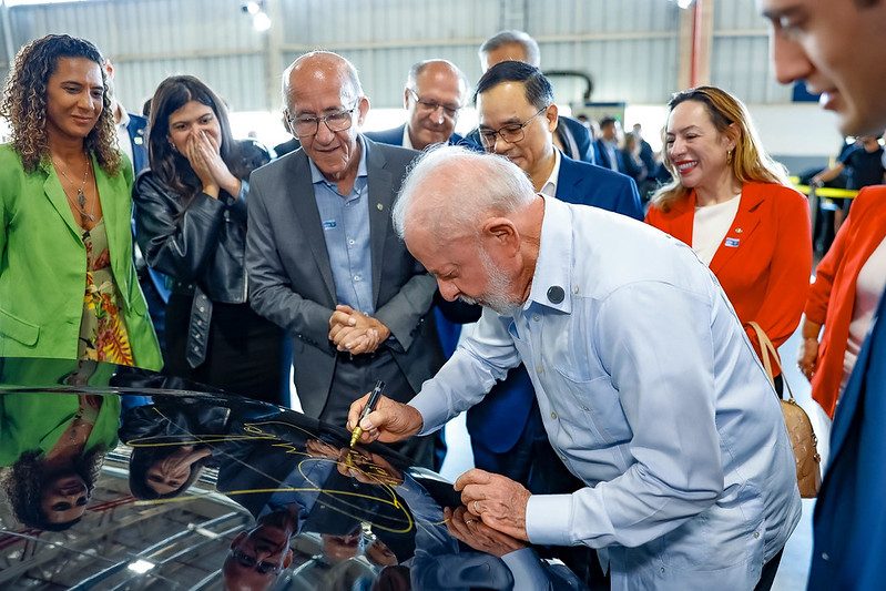 Lula cobra palanque da esquerda em Goiás
