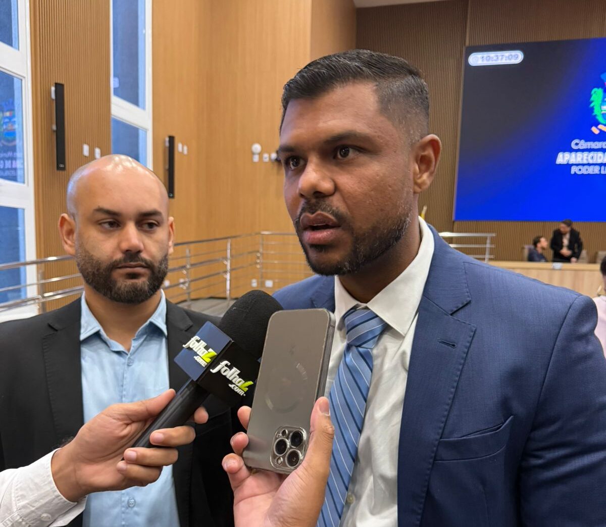Lipe abre espaço para Policarpo em Aparecida; especulações sobre recuo da pré-candidatura ganham força