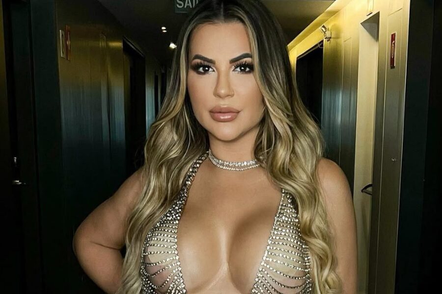 Deolane Bezerra