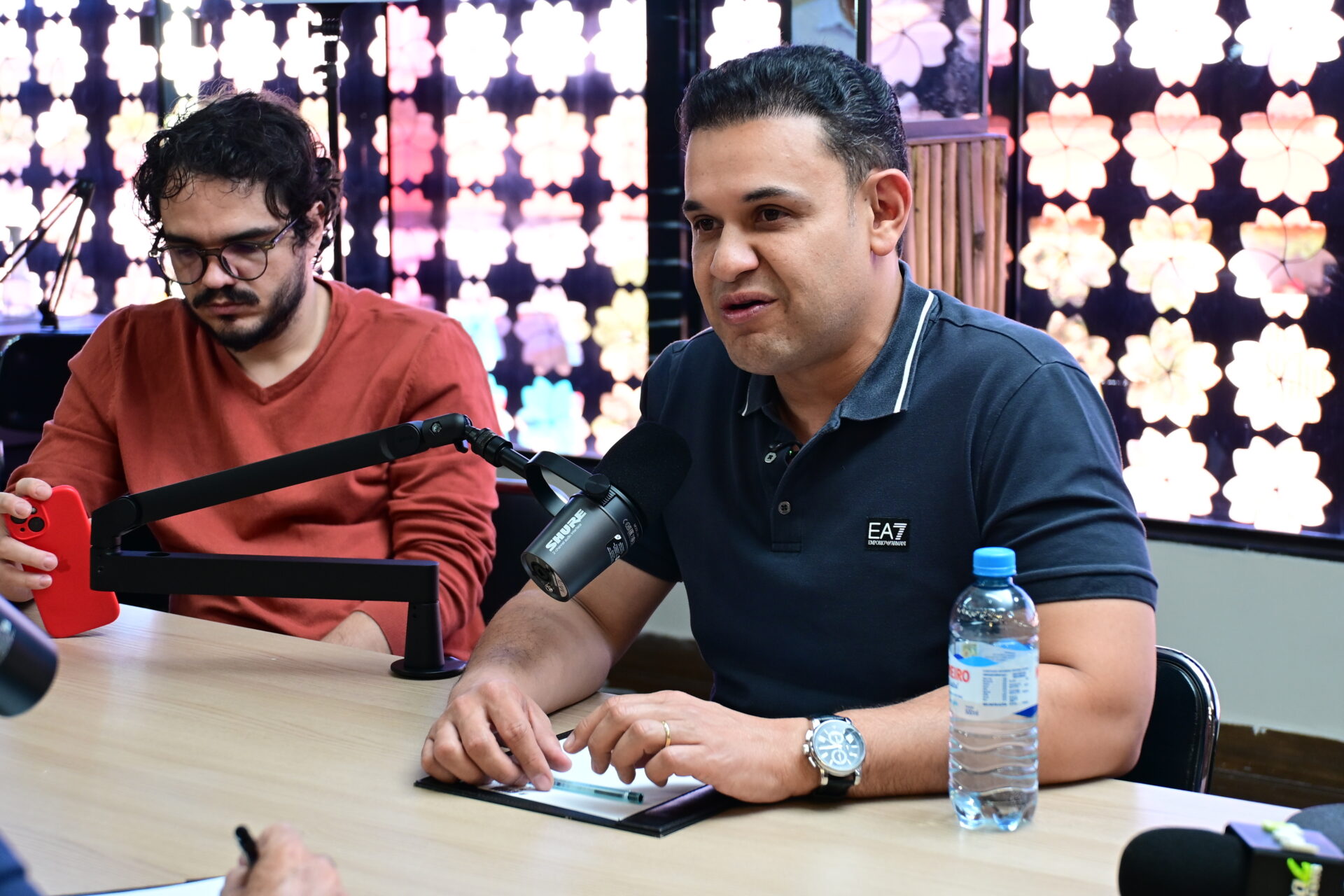 Cairo Salim visita nova sede da Folha Z e fala sobre eleições de 2026