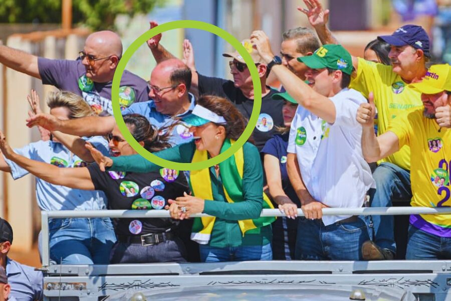 Prefeito Claudio Caixeta durante evento com Daniel VIlela e candidatos da base
