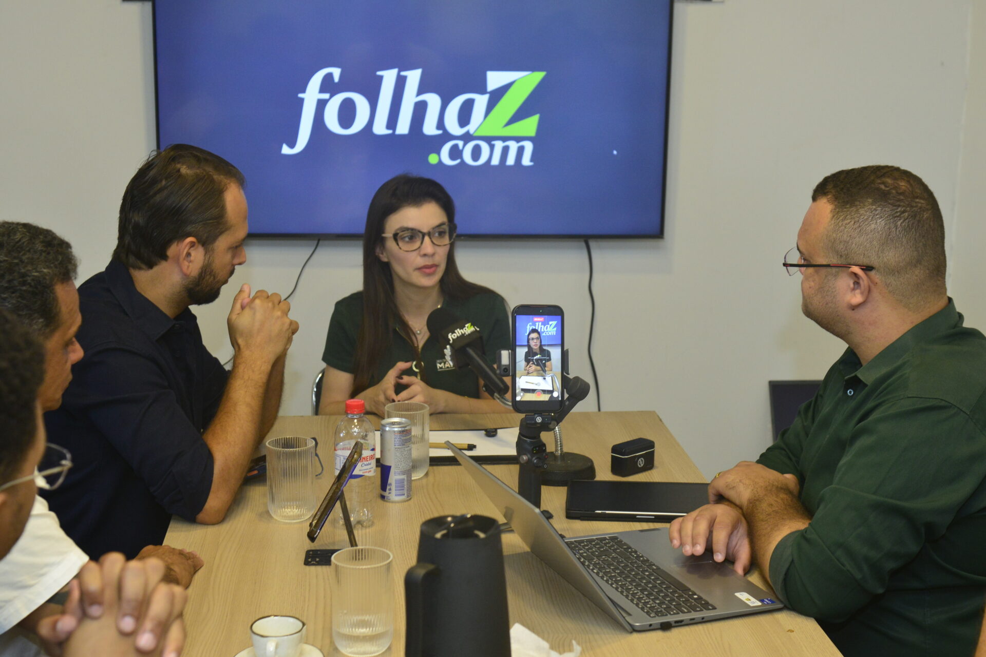 Marussa Boldrin visita nova sede da Folha Z e participa de sabatina