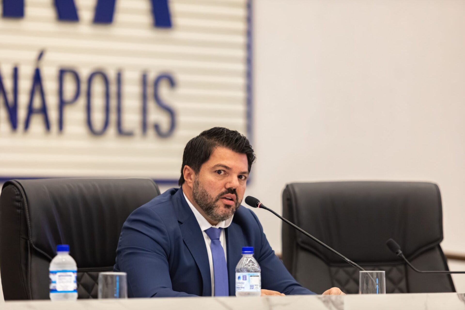 “Barulhos de sexo” levam moradora a pedir ajuda ao prefeito de Anápolis