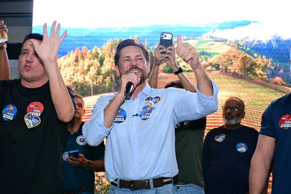 Bruno Peixoto usa lançamento para apresentar rede de apoio com mais de 80 prefeitos
