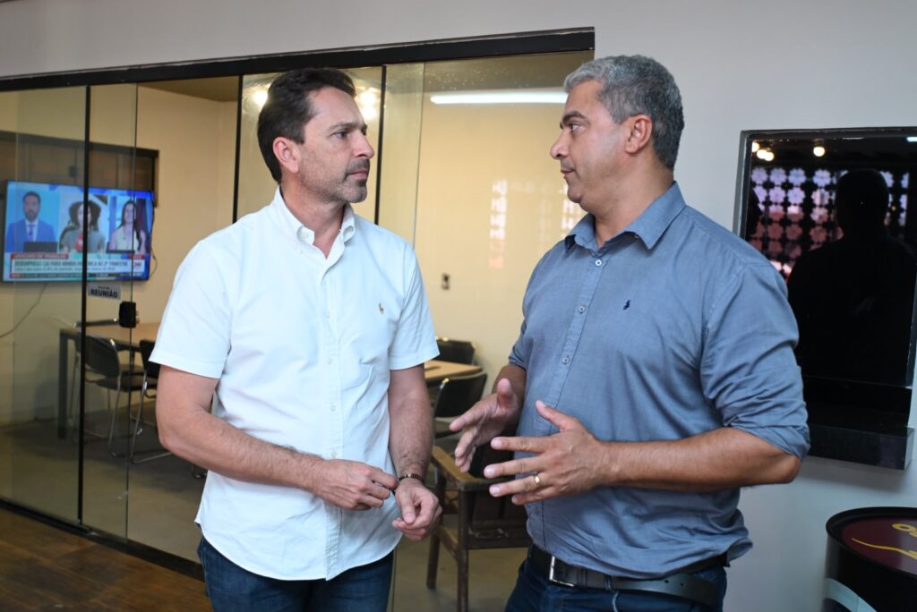 Cristiano Zoi ao lado de Leandro Vilela