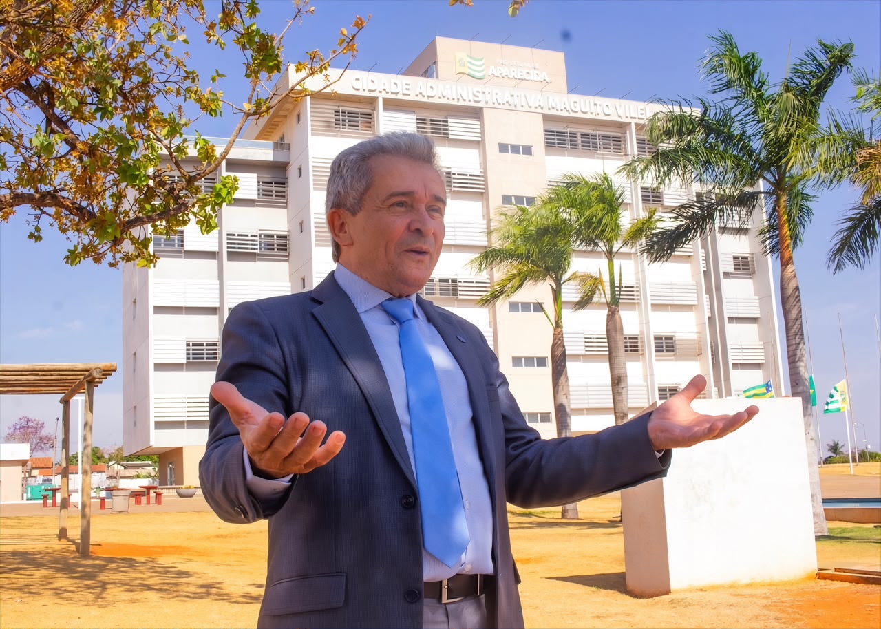 Advogado criminal, Ezizio afirmou que Alcides concentra o mandato no envio de emendas e cobrou maior atuação parlamentar.