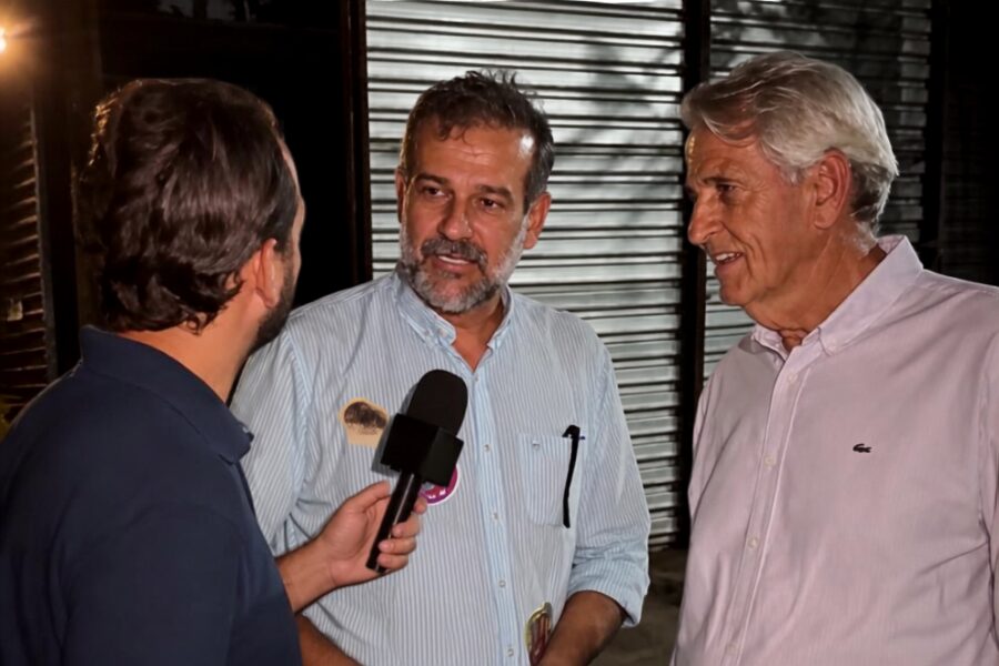 Prefeito Renato e seu pai durante entrevista à Folha Z