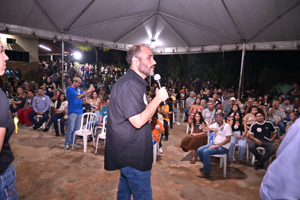 Lucas Vergílio disse à reportagem que ficou surpreso com o número de pessoas presentes na reunião