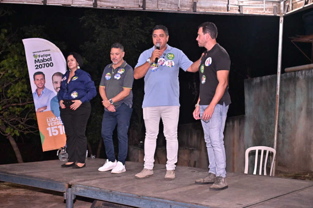 Ao lado de Felipe Mabel, Roberta promete boa votação