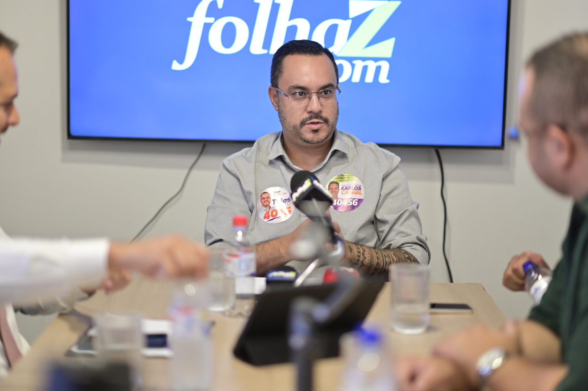 Tales de Castro passa pela Folha Z para café e conversa sobre os bastidores de 2026