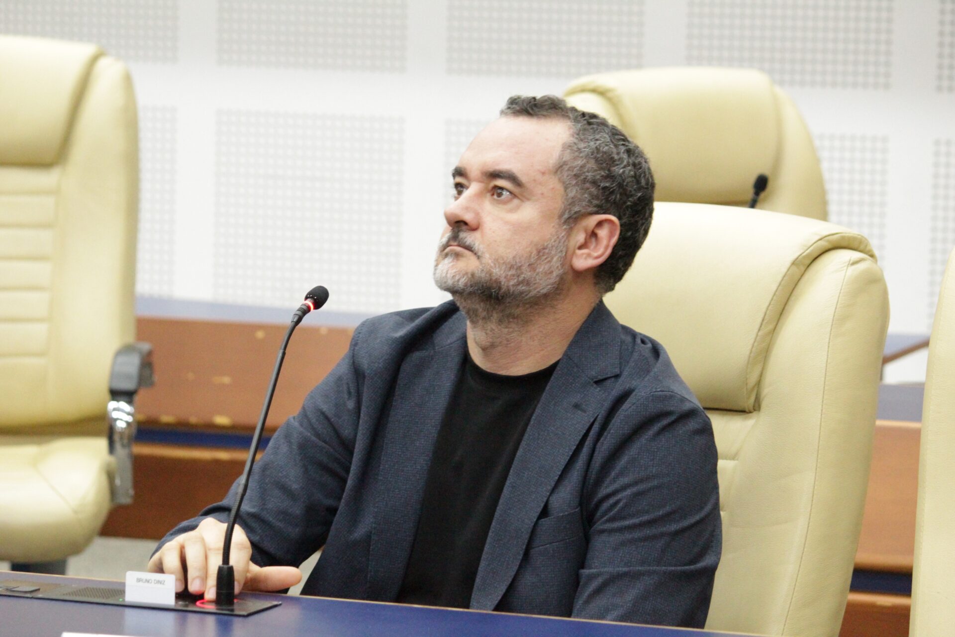 Bruno Diniz propõe nova mudança na lei para vereadores assumirem outros mandatos