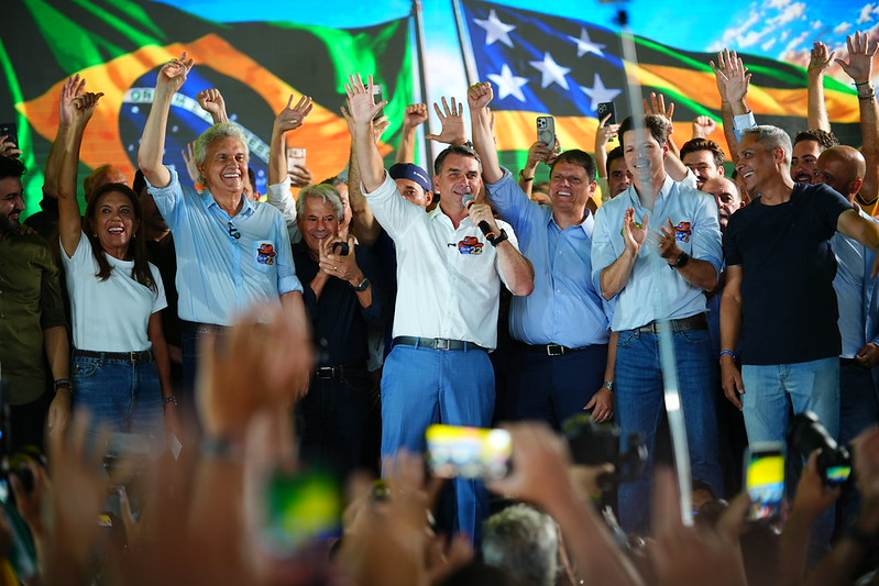 Flávio Bolsonaro e Lula