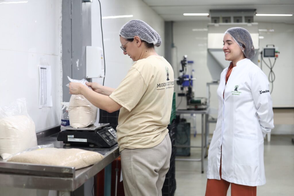 Dados da indústria apontam a expansão e o avanço das mulheres em postos formais no setor produtivo | Registro feito pelo fotógrafo Ruber Couto